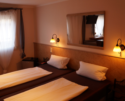 Dreibettzimmer Hotel Boos Nibelungen Themenhotel Worms